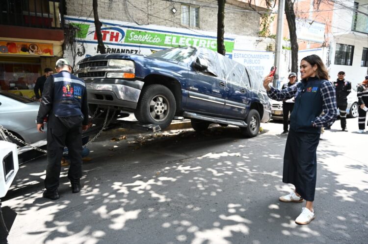 Ale Rojo maquilla abandono con grúas: operativo chatarra sin estrategia real