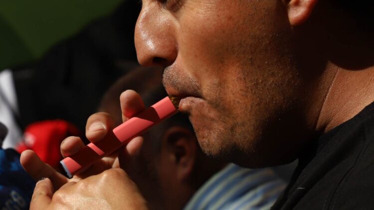 No más vapeadores y cigarrillos electrónicos en la capital