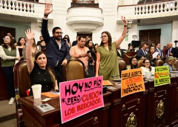 ¡Los Ojos de la Capital!