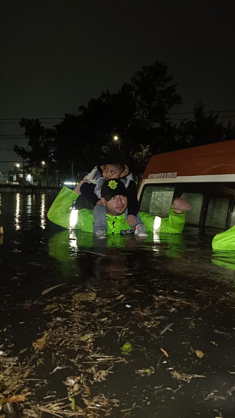 Lluvias históricas desatan emergencia en Iztapalapa y Tláhuac