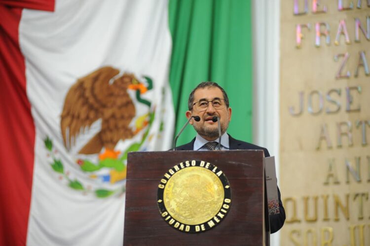 Cravioto cumple con el trámite ante el Congreso local