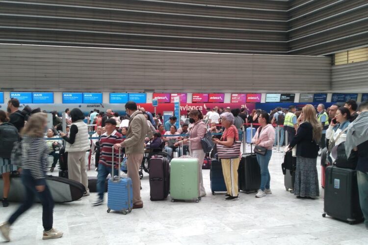 Colapso en el AICM: Torre de control pierde comunicación con aeronaves