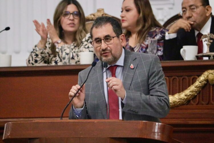 Cravioto rinde cuentas ante el Congreso capitalino