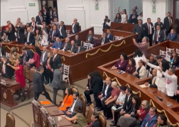Legisladores panistas hacen berrinche y abandonan el recinto 