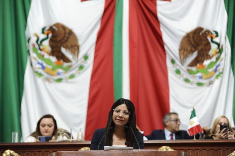 Impulsan atención médica gratuita contra cáncer de mama