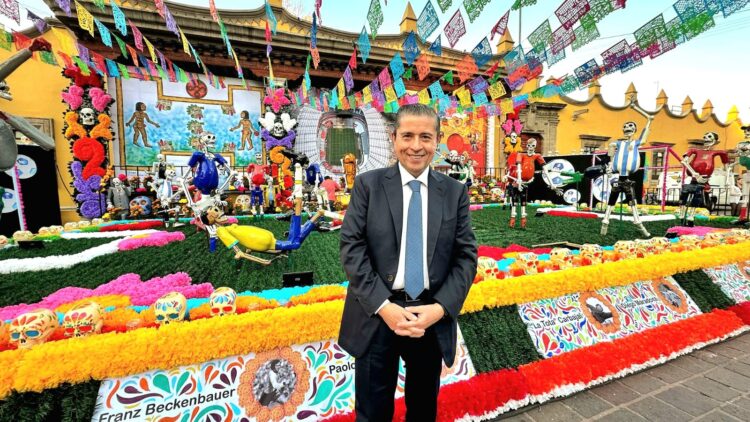 Alcaldía Coyoacán dedica ofrde Día de Muertos a leyendas del fútbol