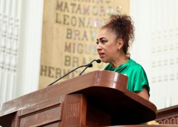 Proponen hasta 13 años de cárcel por agredir a policías