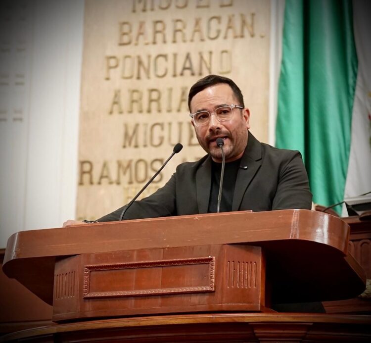 Romo impulsa ley para proteger árboles patrimoniales