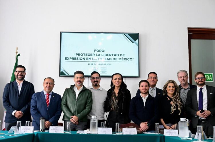 ¡Los Ojos de la Capital!