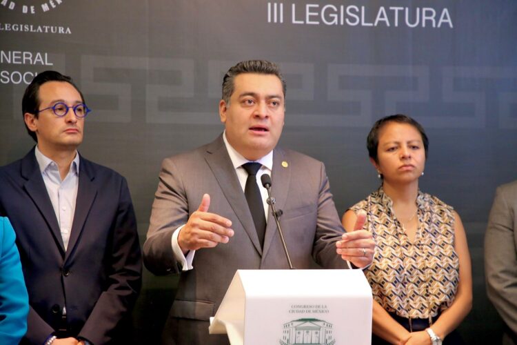 PAN propone acabar con el clientelismo en vivienda de la CDMX