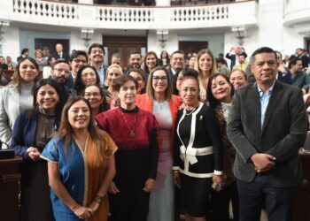 ¡Los Ojos de la Capital!