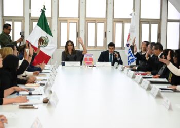 Rojo de la Vega presenta su Primer Informe e insta a cerrar filas por la Cuauhtémoc