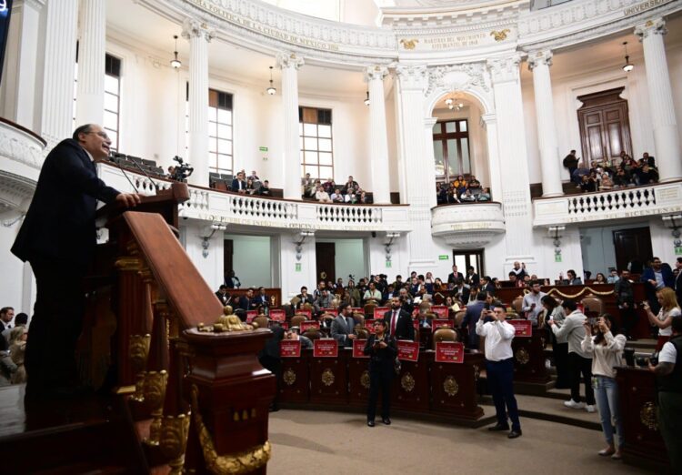 ¡Los Ojos de la Capital!