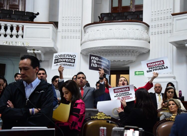 Oposición revienta sesión; votarían investigación al PRI por presunta contratación de porros