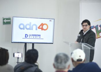 Diputado exhibe presunta operación de montajes: señalan a adn40 por fabricar escenas en la marcha 15N