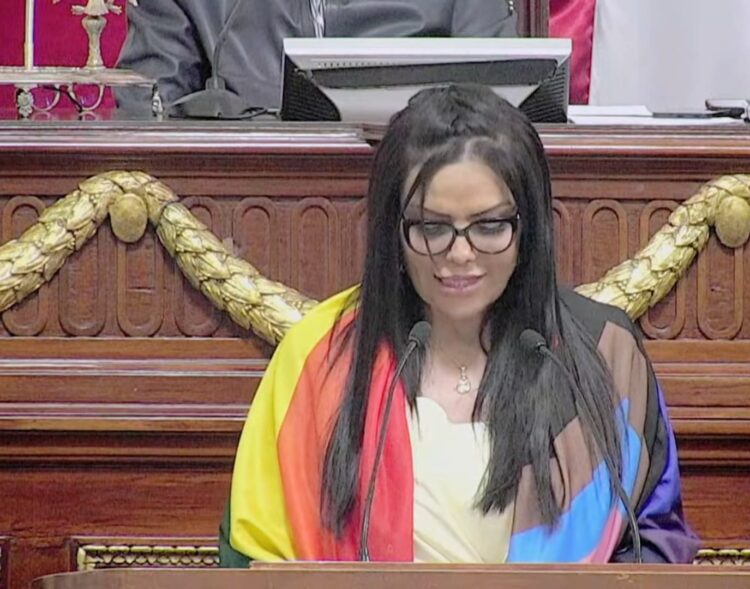 Hombres trans denuncian: «cinco días no bastan para recuperarse de un parto”