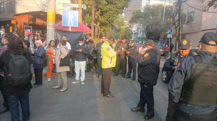 Trabajadores de IMSS Bienestar colapsan las calles de la CDMX; exigen mejoras laborales