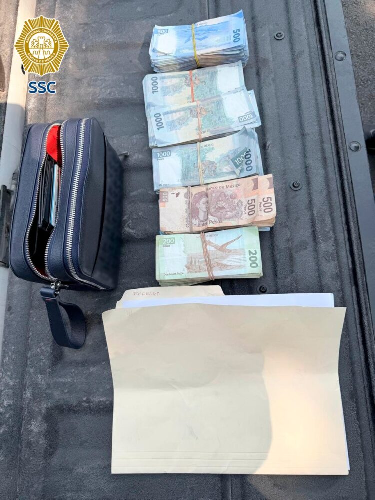 Robo de 750 mil pesos en CDMX termina con persecución y dos detenidos