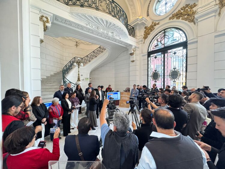 Morena blinda a responsables y monta show político