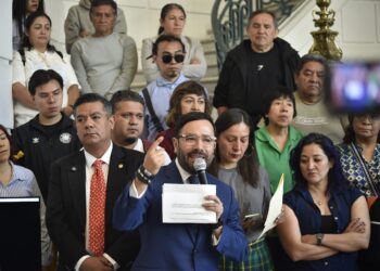 “GOLPES Y ESPOSAS POR PROTESTAR”