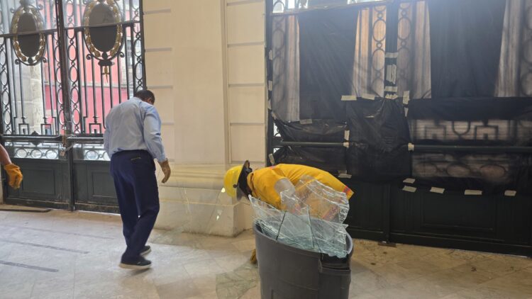 Morena desborda su conflicto interno: golpes, destrozos y caos en el Congreso CDMX