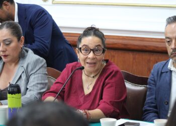 Morena abre negociación con grupo que causó daños en el Congreso capitalino