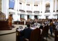 Lluvia de medallas en el Congreso CDMX: reconocen méritos, pero crecen críticas por “simulación legislativa”