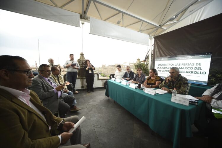 Morena propone reconocer ferias como patrimonio urbano: vecinos tendrían reglas claras y menos conflictos