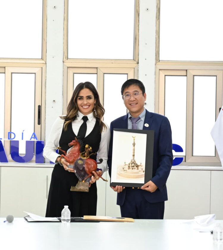 Comunidad china se suma al plan de Ale Rojo para impulsar turismo y negocios