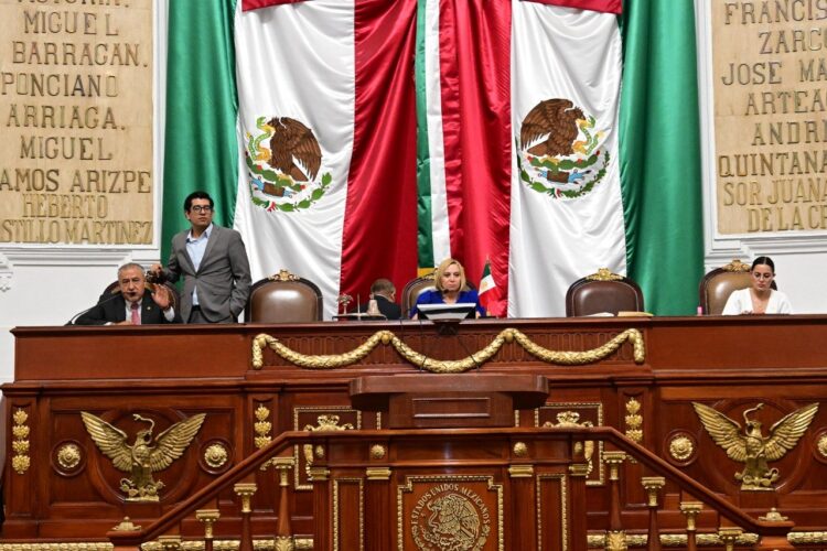 Congreso aprueba viaje de Clara Brugada mientras crecen reclamos por la crisis urbana en CDMX