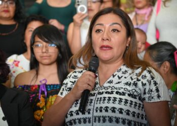 Xóchitl Bravo reivindica mujeres indígenas y diversidad con murales en el Congreso CDMX