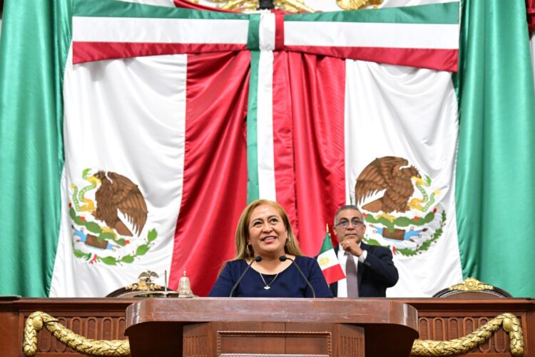 Congreso reconoce a mujeres parteras; Paulina Pérez reivindica saberes ancestrales