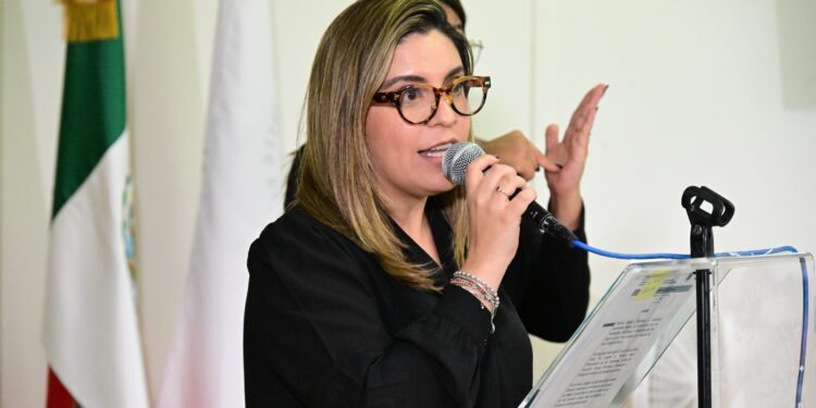 Más de 588 emergencias y 100 postes en riesgo en CDMX