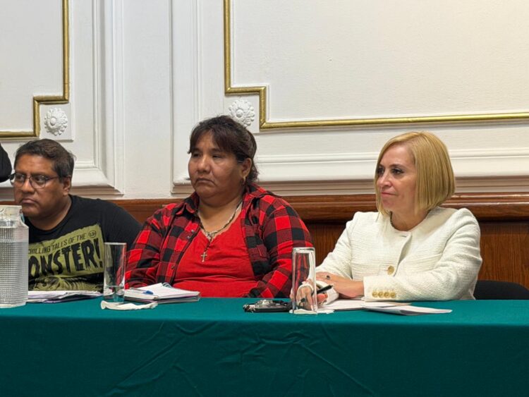 Olivia Garza destraba protesta en Donceles