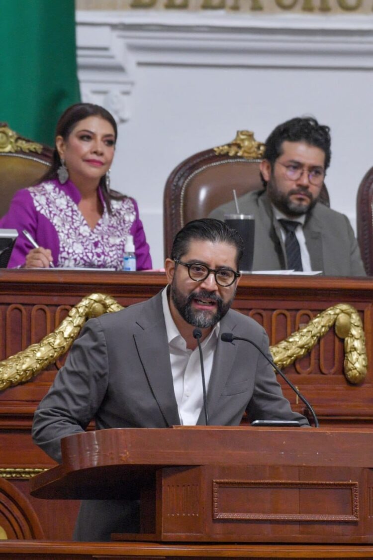Royfid cuestiona rezago de Utopías