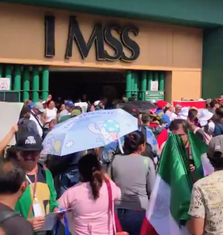 Marcha del IMSS pone en alerta a Insurgentes y Reforma
