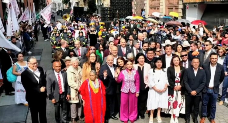 Brugada en Donceles: todos caben en la foto