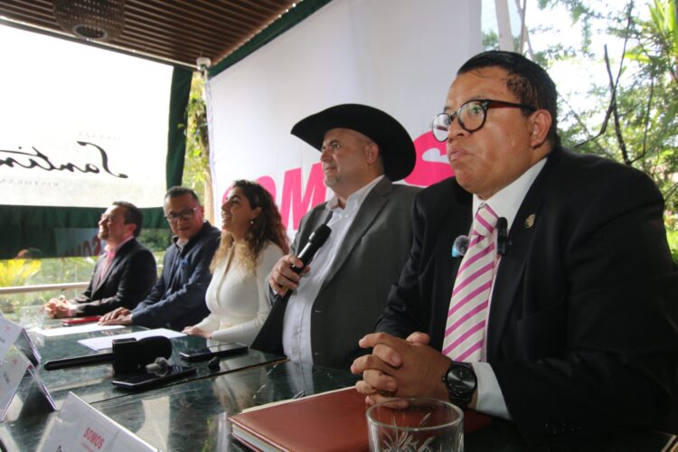 LeBarón cuestiona la división de poderes y exige defender derechos
